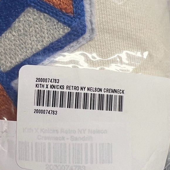 KITH x New York KNICKS Retro NY Nelson Crewneck Sweater - Sandrift - Picture 6 of 6